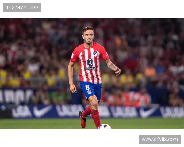 足球明星日常穿搭揭秘从球场到街头的时尚转变与个性表达